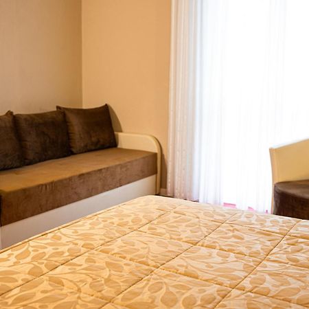 Hotel Italia Леричи Экстерьер фото