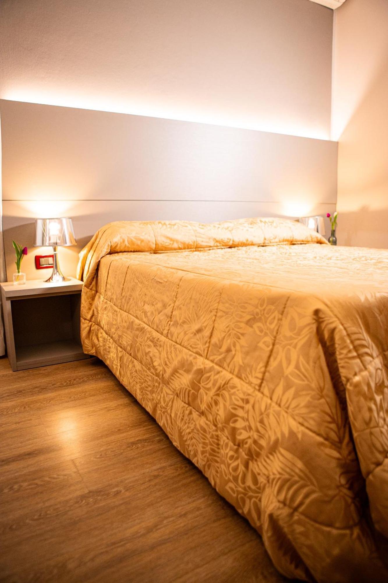 Hotel Italia Леричи Экстерьер фото