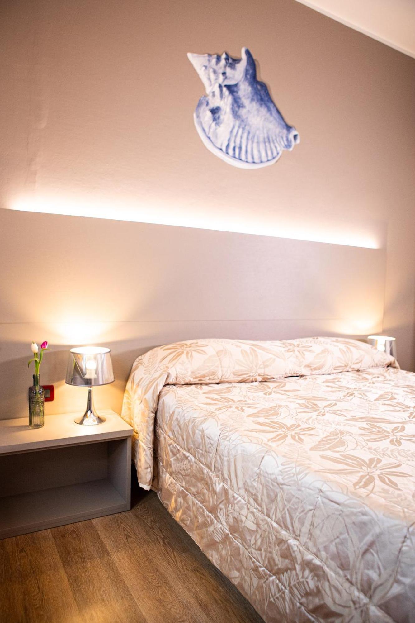 Hotel Italia Леричи Экстерьер фото