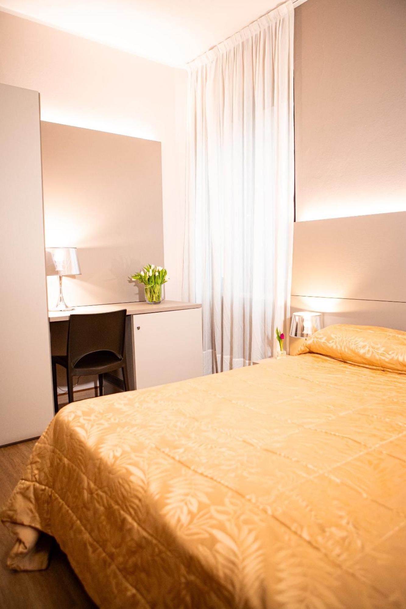 Hotel Italia Леричи Экстерьер фото
